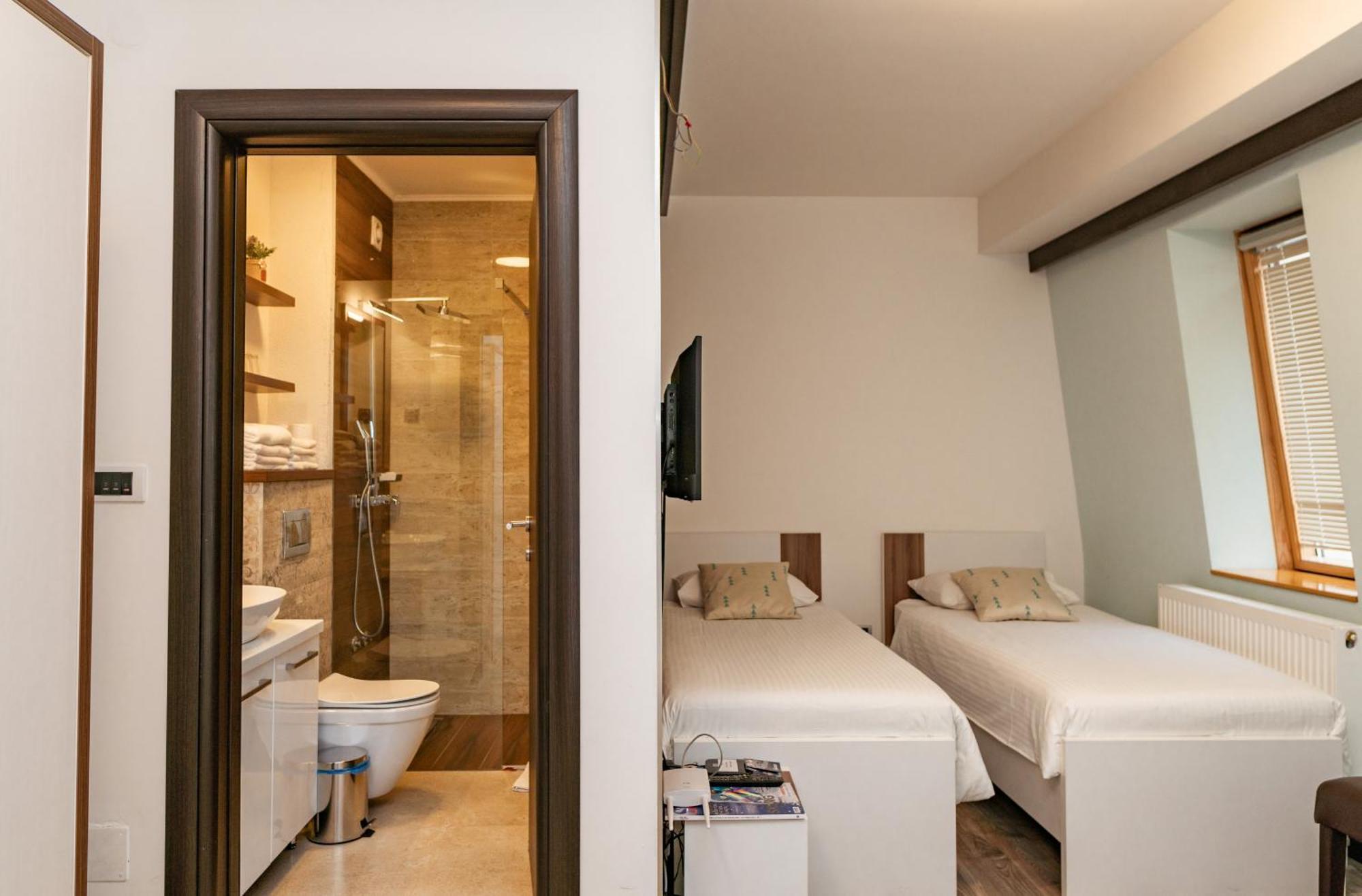 Apartments And Rooms Max-Well Jahorina Exterior photo