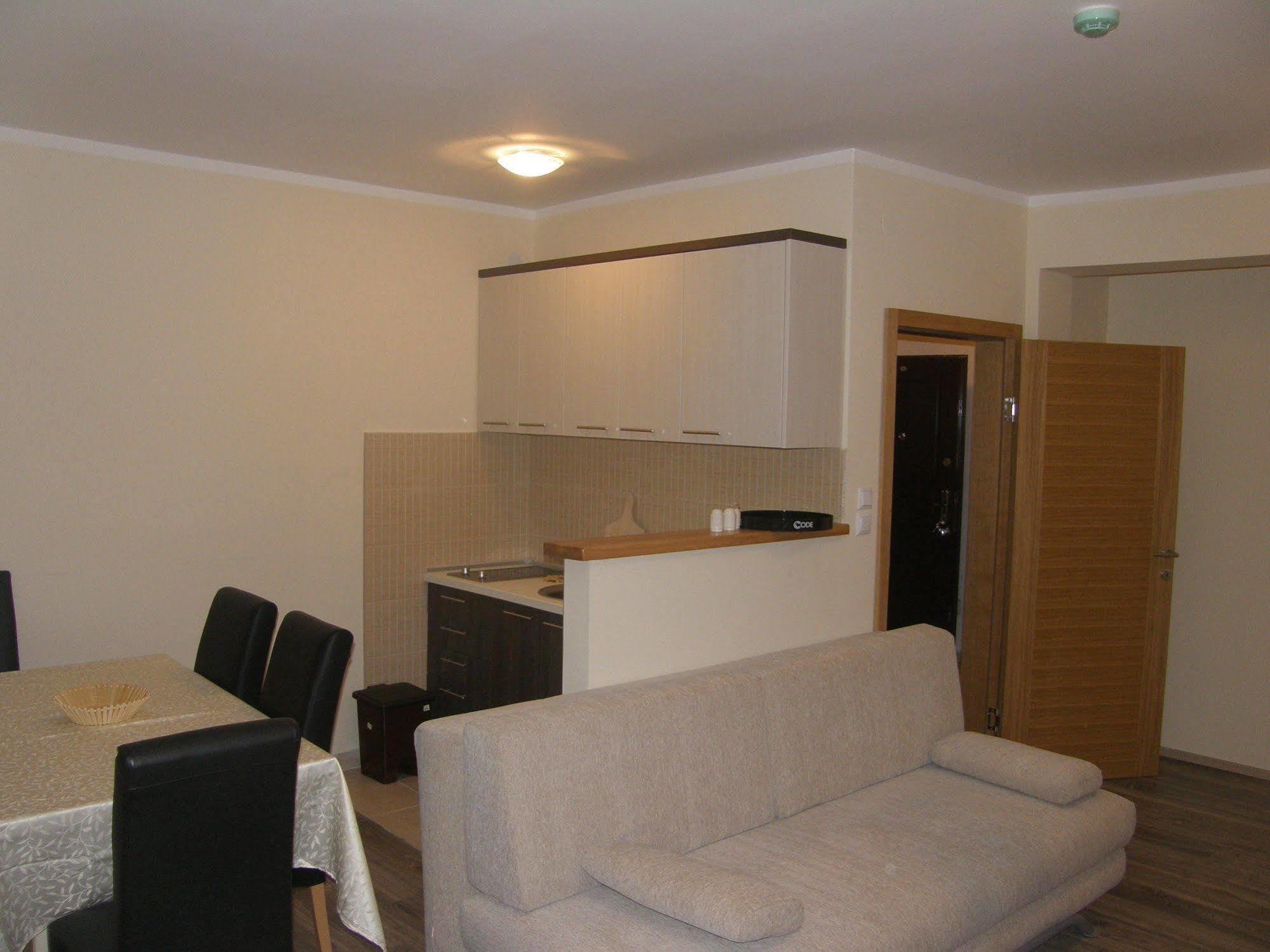 Apartments And Rooms Max-Well Jahorina Exterior photo