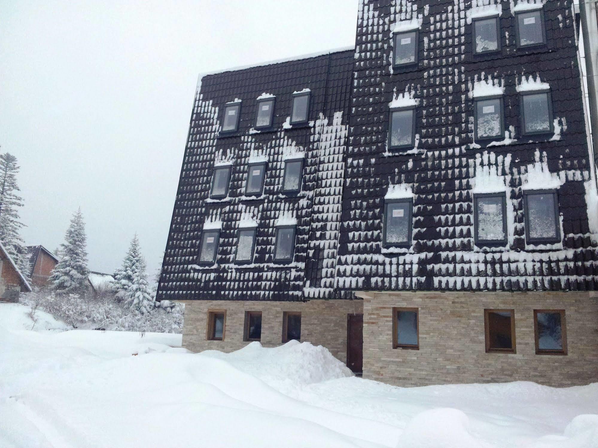 Apartments And Rooms Max-Well Jahorina Exterior photo